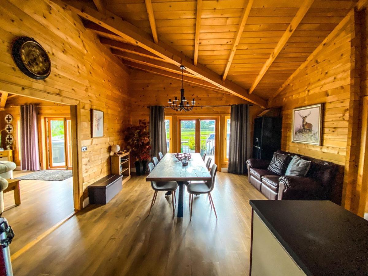 Beautiful 3-Bed Luxury Private Lodge In York Extérieur photo