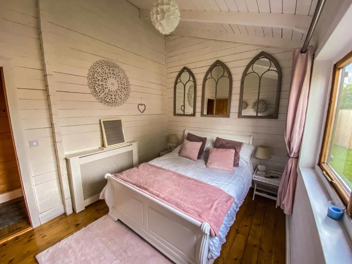 Beautiful 3-Bed Luxury Private Lodge In York Extérieur photo