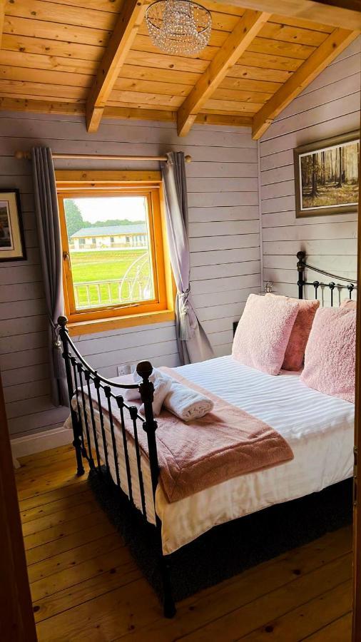 Beautiful 3-Bed Luxury Private Lodge In York Extérieur photo